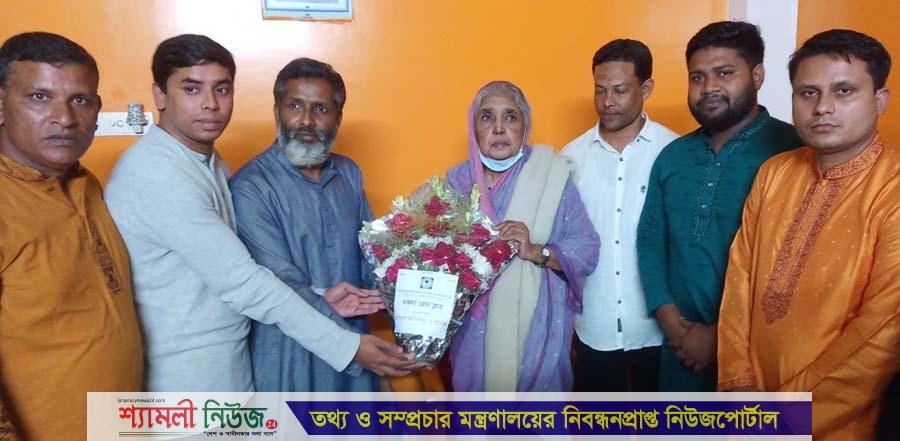 সংসদ উপনেতা মতিয়া চৌধুরীর সাথে নকলা প্রেসক্লাব নেতৃবৃন্দের সৌজন্য সাক্ষাৎ