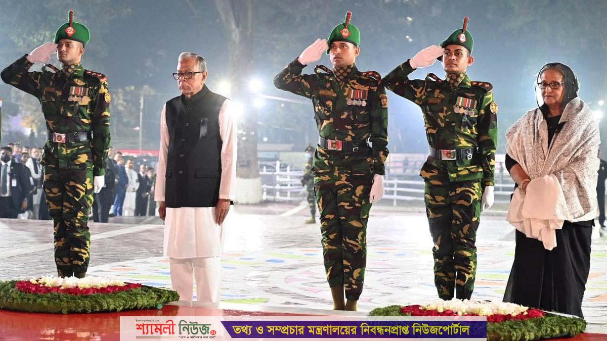 কেন্দ্রীয় শহীদ মিনারে রাষ্ট্রপতি-প্রধানমন্ত্রীর শ্রদ্ধা