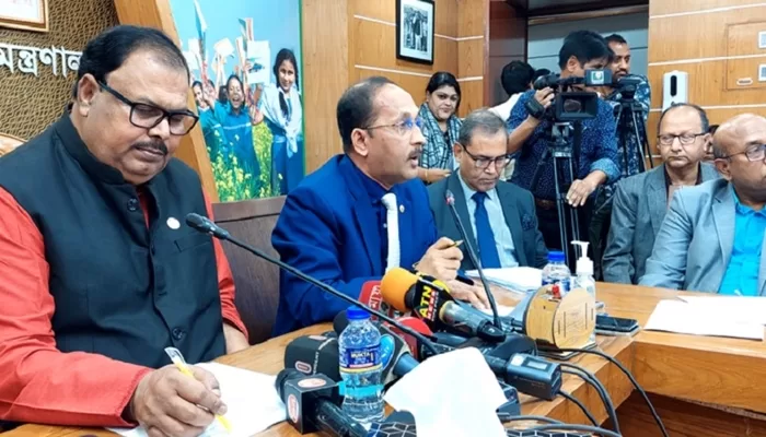 চলতি মাসেই প্রাথমিক শিক্ষকদের বিভাগ-জেলায় বদলি