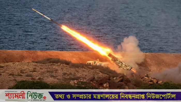 নতুন ক্ষেপণাস্ত্র তৈরির দাবি ইরানের, ট্রাম্পকে ‘হত্যার হুমকি’