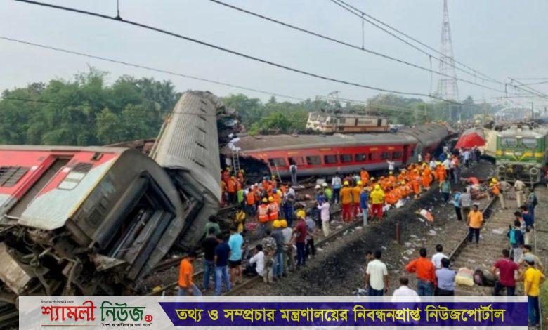 ভারতে ট্রেন দুর্ঘটনায় নিহতের সংখ্যা ৩০০ ছুঁইছুঁই