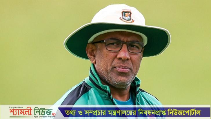 বেড়াতে গিয়ে ব্যাগ হারিয়ে বিপাকে হাথুরুসিংহে