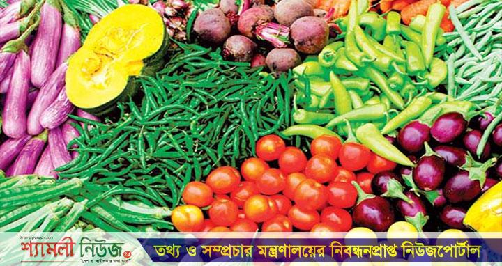 পাল্লা দিয়ে বাড়ছে সবজির দাম, দেখার কেউ নেই!