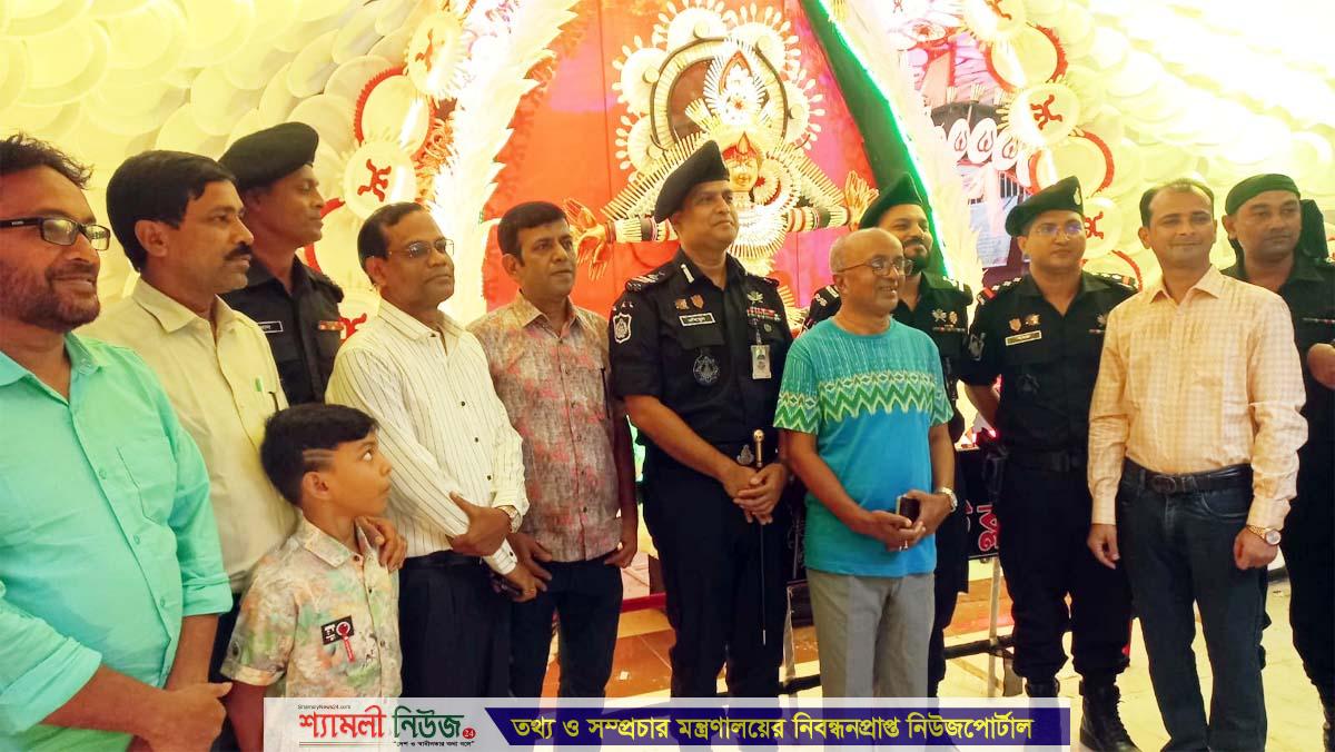 শেরপুরে দুর্গোৎসব উপলক্ষে র‌্যাব-১৪ কমান্ডারের বিভিন্ন মন্ডপ পরিদর্শন