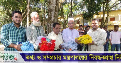 সরকারি নাজমুল স্মৃতি কলেজে ক্রীড়া সামগ্রী দিলেন ভাইস চেয়ারম্যান আমিনুল