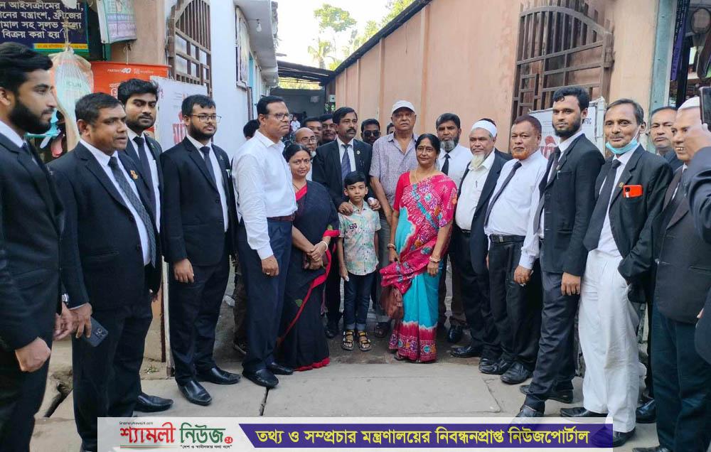 শেরপুরে ‘মুজিব একটি জাতির রূপকার’ ছবি দেখলেন আইনজীবীরা