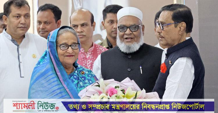 দেশে ফিরলেন প্রধানমন্ত্রী