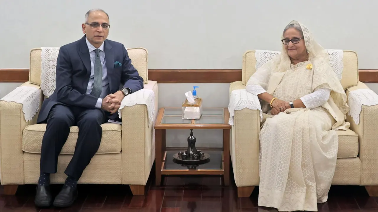 প্রধানমন্ত্রীর সঙ্গে ভারতের পররাষ্ট্র সচিবের বৈঠক