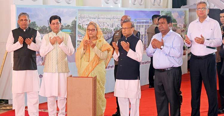 ১০তলা বঙ্গবাজার মার্কেটসহ ৪ প্রকল্পের নির্মাণকাজ উদ্বোধন করলেন প্রধানমন্ত্রী