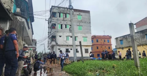 রূপগঞ্জে জঙ্গি আস্তানা সন্দেহে বাড়ি ঘেরাও