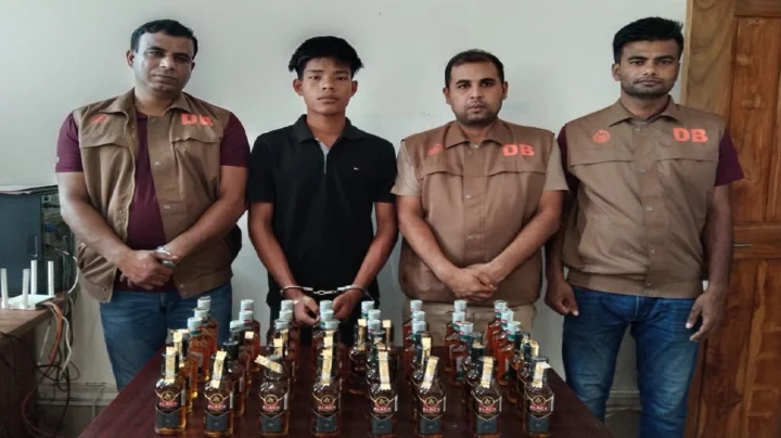নালিতাবাড়ীতে ভারতীয় মদসহ মাদক ব্যবসায়ী গ্রেফতার