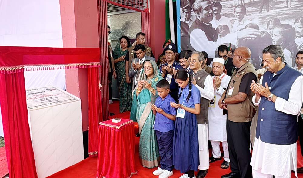 টুঙ্গিপাড়ায় জাতির পিতার ছোটবেলার স্কুলে ‘বঙ্গবন্ধু কর্নার’ উদ্বোধন