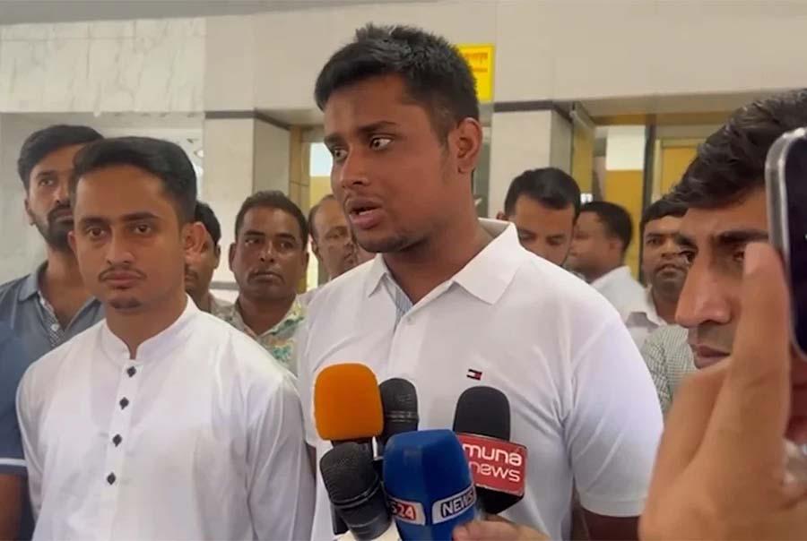 সাবেক মন্ত্রী-এমপিদের বিরুদ্ধে মামলার সঙ্গে আন্দোলনকারীদের সম্পর্ক নেই: সমন্বয়ক হাসনাত