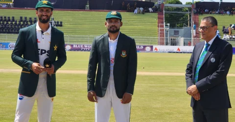 টস হেরে ব্যাটিংয়ে পাকিস্তান