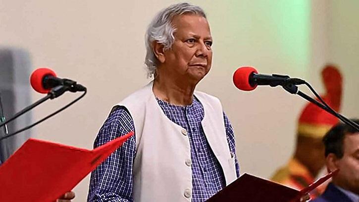 প্রধান উপদেষ্টার সঙ্গে বৈঠকে সচিবরা