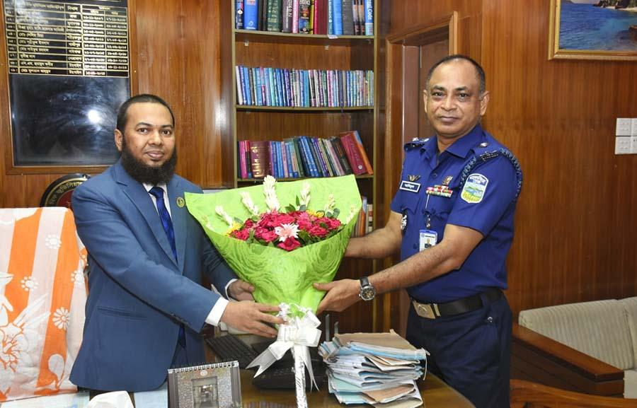 শেরপুরে চীফ জুডিসিয়াল ম্যাজিস্ট্রেটের সাথে নবাগত পুলিশ সুপারের সৌজন্য সাক্ষাৎ
