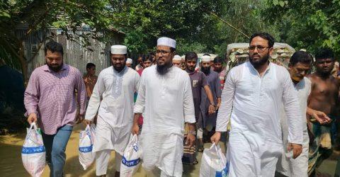 শেরপুরে বন্যাদুর্গত মানুষের পাশে দাঁড়াল ইসলামী ছাত্রশিবির