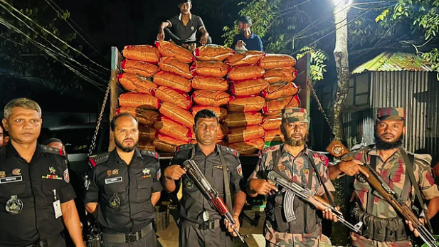 হালুয়াঘাট থেকে শুল্ক ফাঁকি নিয়ে আনা ২১৫ বস্তা ভারতীয় জিরা জব্দ