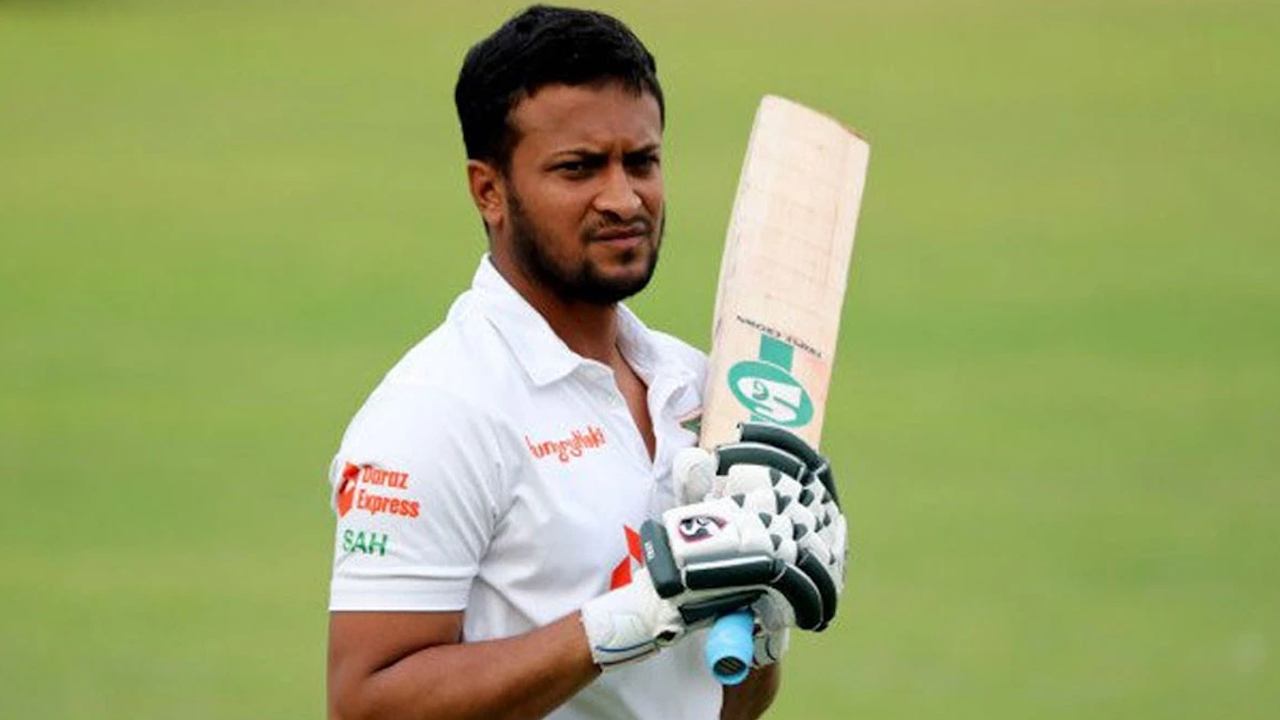 কোথায় যাব জানি না, দেশে ফিরছি না : সাকিব