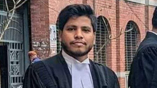 চট্টগ্রামে পুলিশের সঙ্গে চিন্ময় অনুসারীদের সংঘর্ষ, আইনজীবী নিহত