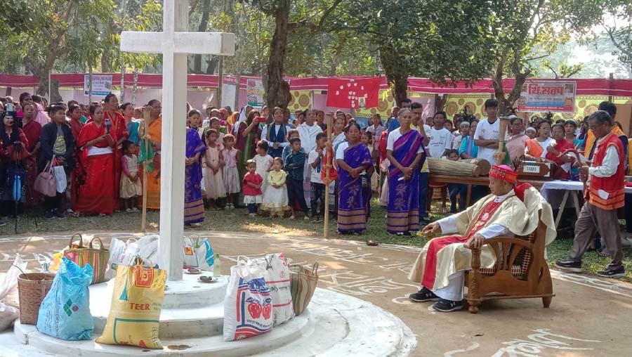 ঝিনাইগাতীতে গারোদের ঐতিহ্যবাহী ওয়ানগালা উৎসব অনুষ্ঠিত