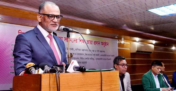 রমজানে বাজার সহনশীল করার চেষ্টা করছি : বাণিজ্য উপদেষ্টা