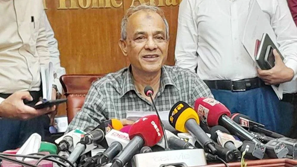 রাস্তায় দোকানপাট বসতে দেওয়া হবে না: স্বরাষ্ট্র উপদেষ্টা