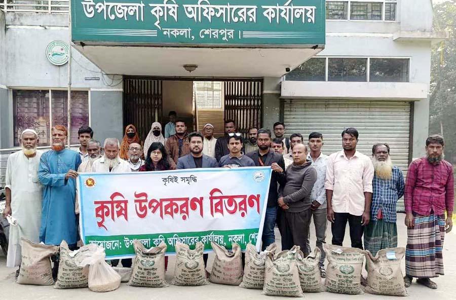 নকলায় বিনামূল্যে ব্রিধানের বীজ বিতরণ