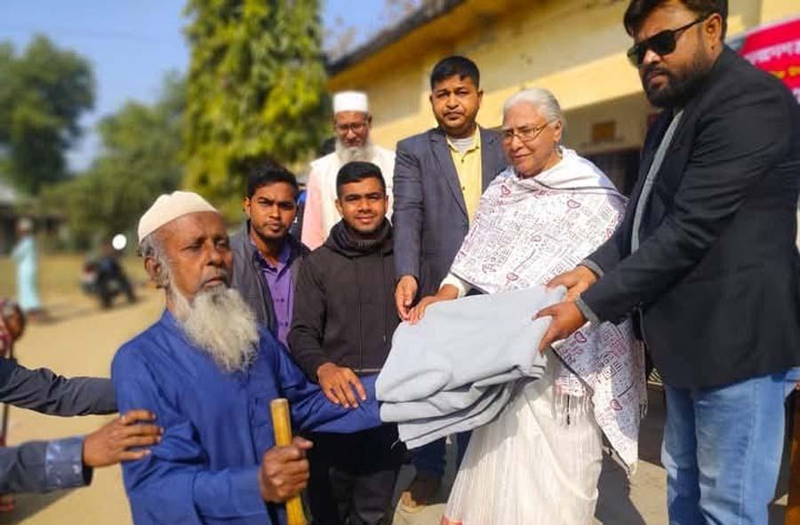 শেরপুরে বন্যায় ক্ষতিগ্রস্ত ও হতদরিদ্র পরিবারের মাঝে শীতবস্ত্র বিতরণ