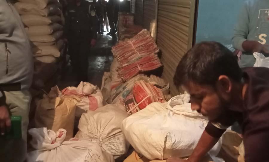 শেরপুরে ৬০০ কেজি নিষিদ্ধ পলিথিন ব্যাগ জব্দ