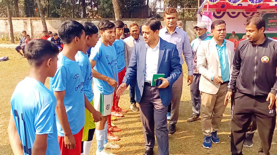 শেরপুরে ফুটবল খেলোয়াড় বাছাই প্রতিযোগিতা অনুষ্ঠিত