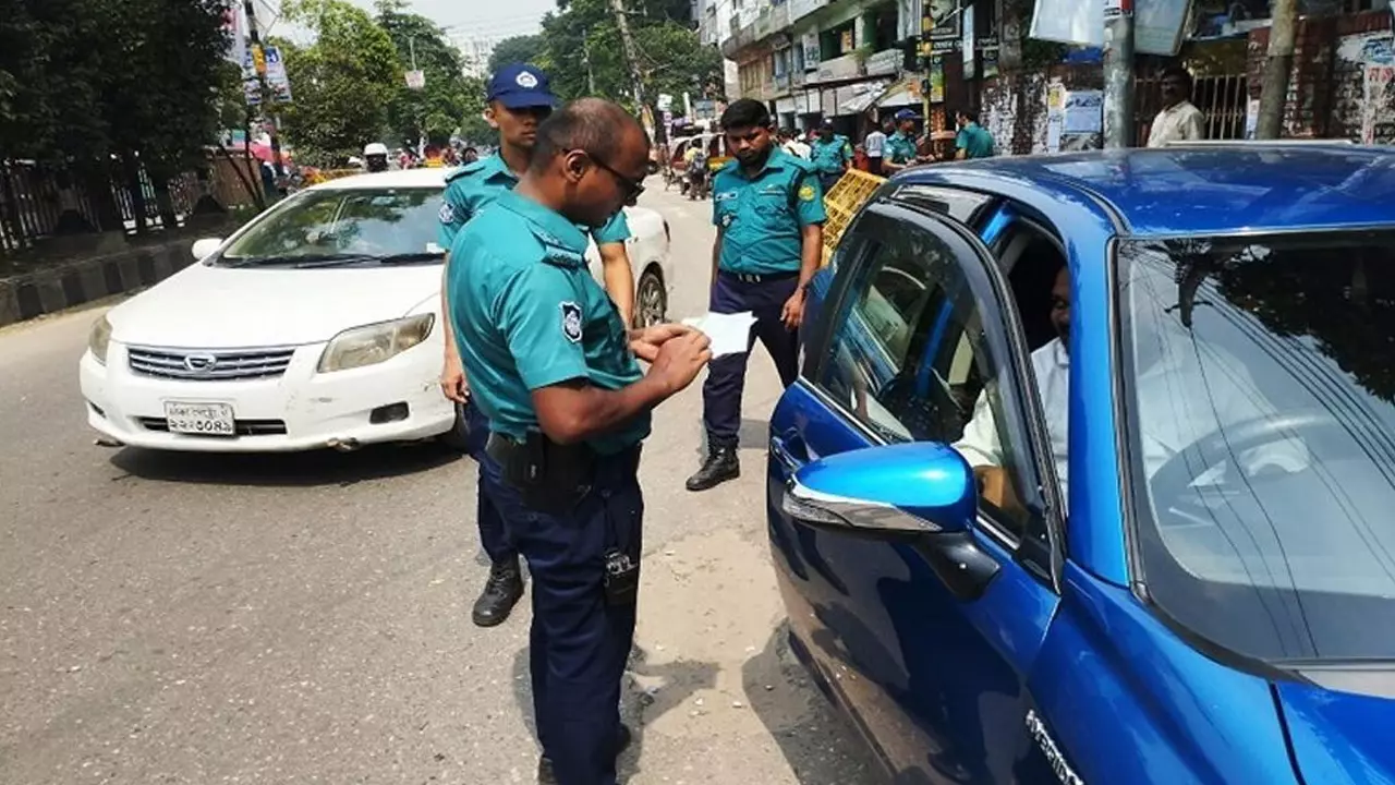 ট্রাফিক আইন লঙ্ঘনে ডিএমপির ২০৮৯ মামলা