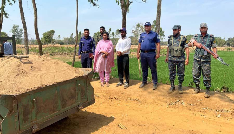 নালিতাবাড়ীতে ১৩টি ড্রেজার মেশিনসহ সরঞ্জামাদি ধ্বংস, ৩ জনের কারাদণ্ড