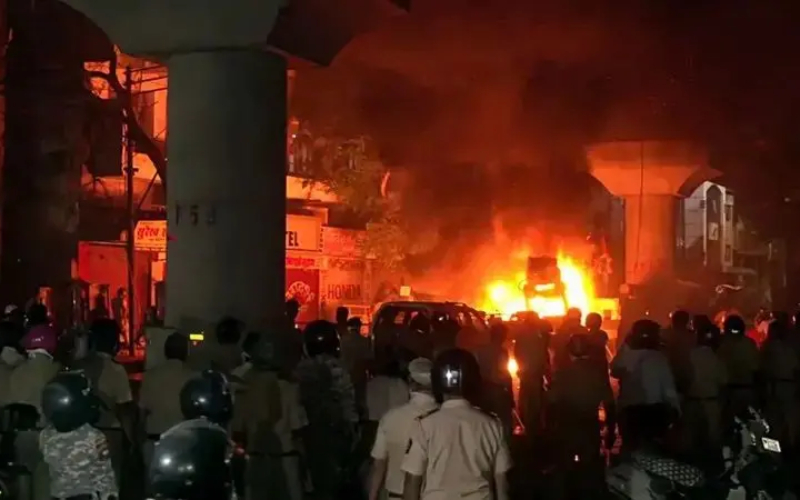 ভারতের নাগপুরে হিন্দু ও মুসলমানদের মধ্যে ব্যাপক সহিংসতা, কারফিউ জারি