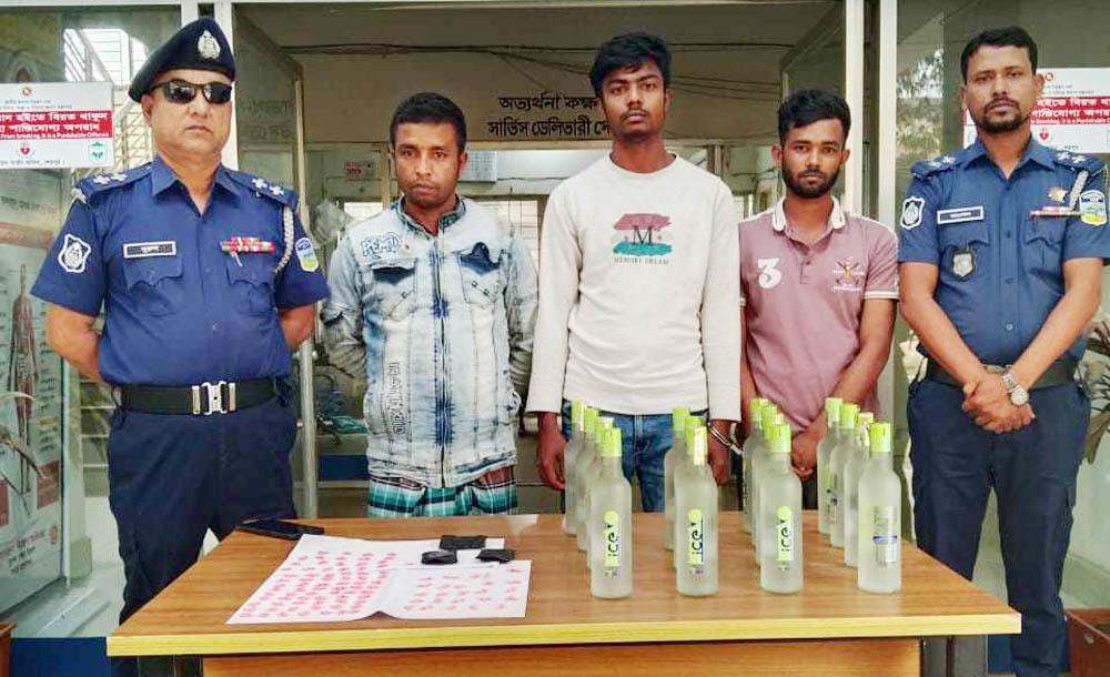 নালিতাবাড়ীতে ভারতীয় মদ ও ইয়াবাসহ গ্রেফতার ৩