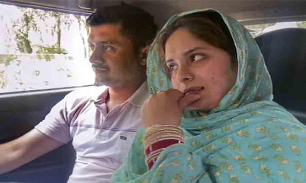 পাকিস্তানি নারীর সঙ্গে অনলাইনে প্রেম ও বিয়ের জেরে চাকরি গেল ভারতীয় জওয়ানের