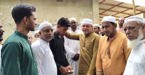 বন্য হাতির আক্রমণে নিহত ‌দুই পরিবারকে আর্থিক সহায়তা দিলেন সাবেক এমপি রুবেল