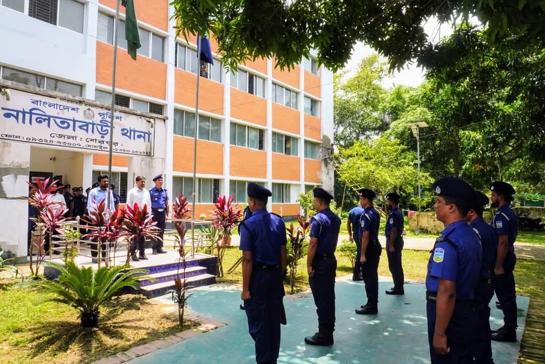 নালিতাবাড়ীতে দাওধারা পর্যটন কেন্দ্র ও থানা পরিদর্শন করলেন জেলা প্রশাসক
