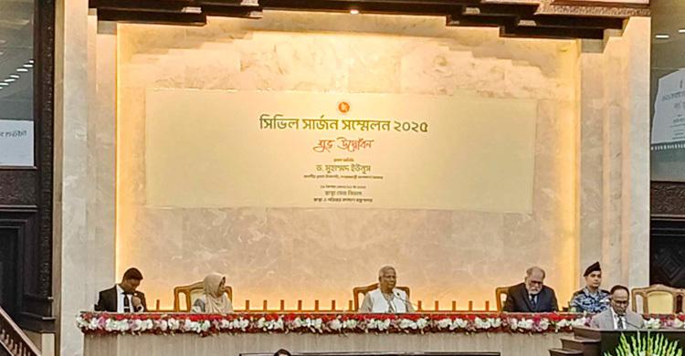 সিভিল সার্জনরা চাইলেই চিকিৎসাসেবার মান উন্নতি সম্ভব : প্রধান উপদেষ্টা