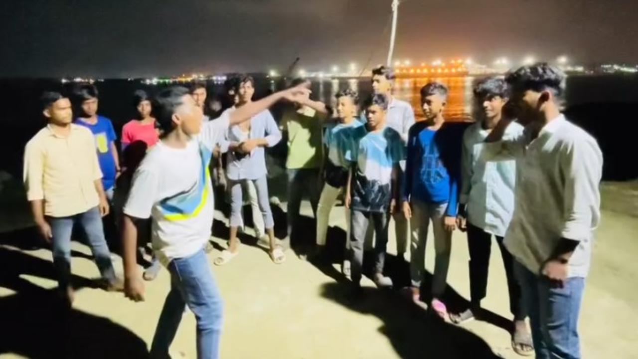 চট্টগ্রামে নিষিদ্ধ ছাত্রলীগের ঝটিকা মিছিল, আটক ৩