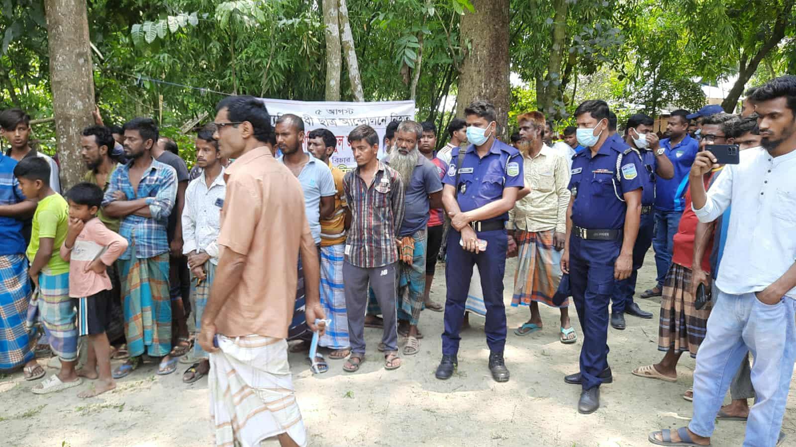 বৈষম্যবিরোধী ছাত্র আন্দোলনে নিহত নকলার আজিজের লাশ কবর থেকে উত্তোলন