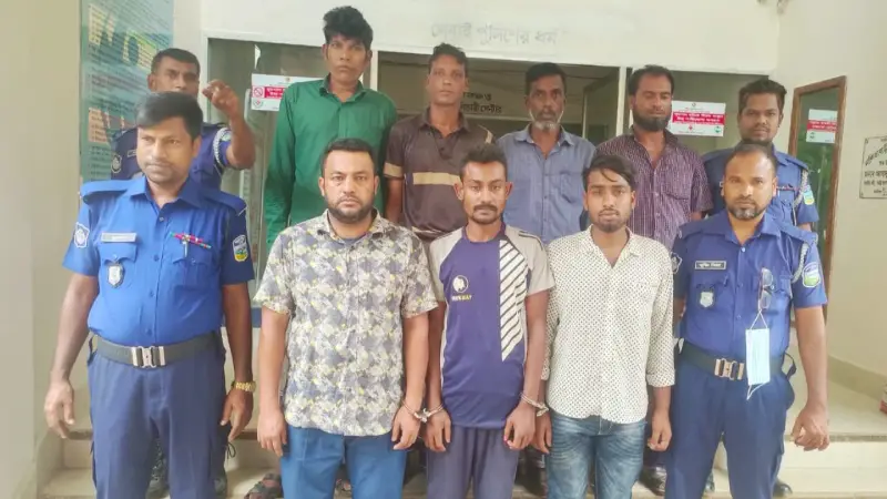 নালিতাবাড়ীতে পুলিশের অভিযানে ভারতীয় গরুসহ ৪ কারবারি গ্রেফতার