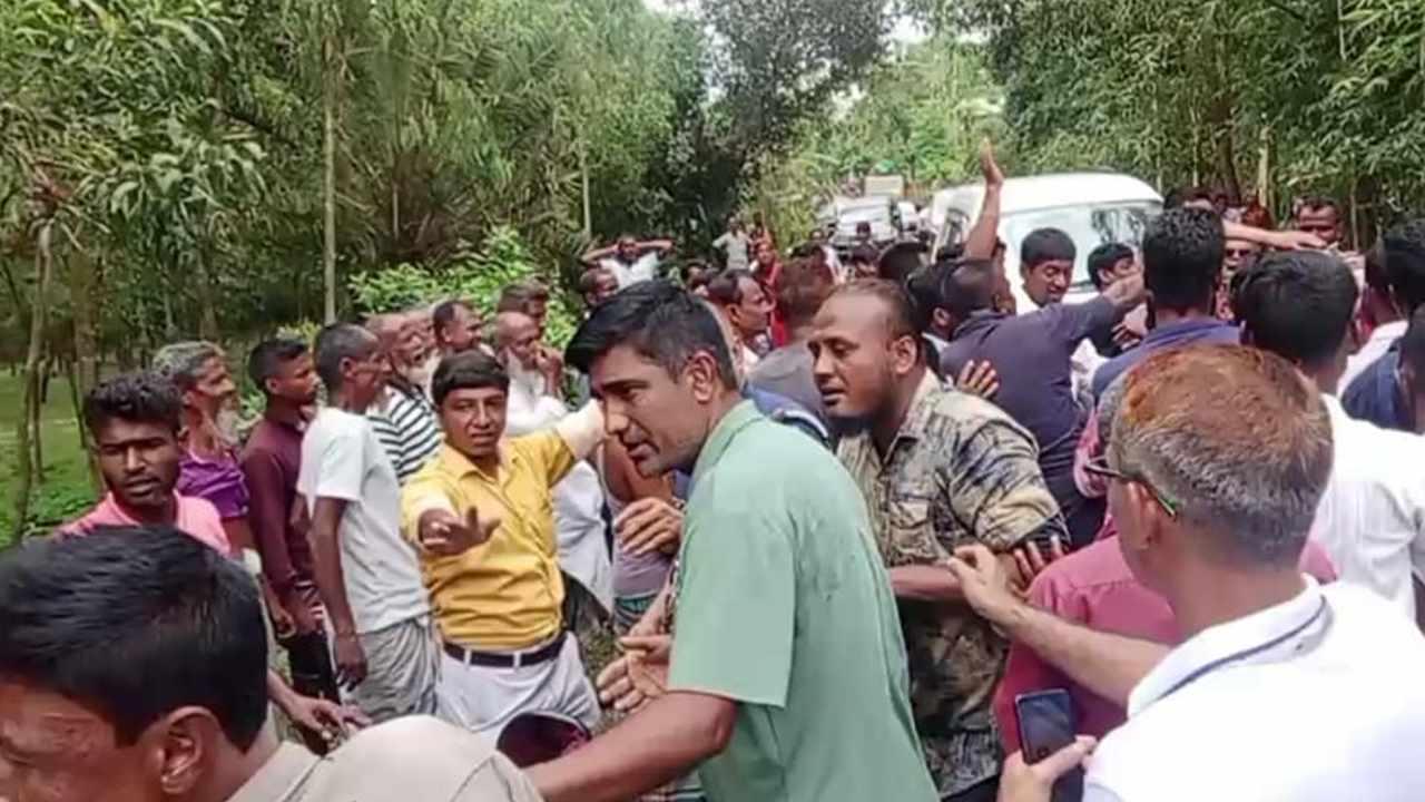 শেরপুরে পরিবেশ উপদেষ্টার গাড়ি বহরে হামলা, ৬ সাংবাদিক আহত