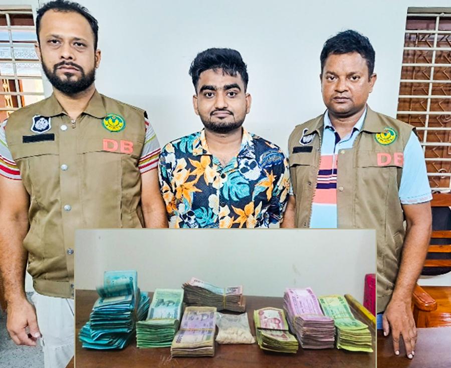 আরএমপি’র পৃথক অভিযানে হেরোইন ও মাদক বিক্রিত অর্থ উদ্ধারসহ গ্রেফতার ১