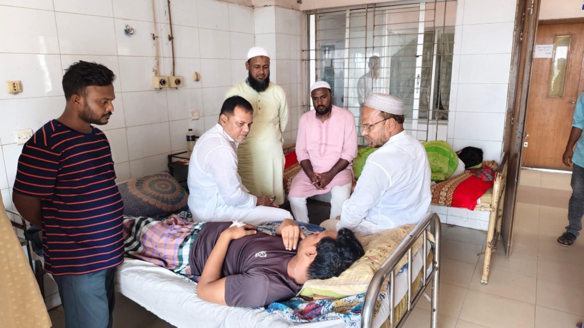 শ্রীবরদীতে গুরুতর অসুস্থ যুবদল নেতা হারুনের শয্যা পাশে সাবেক এমপি রুবেল