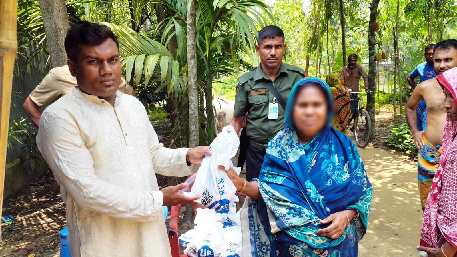 ঝিনাইগাতীতে ১৫০ অসহায় পরিবারে কুরবানির মাংস বিতরণ