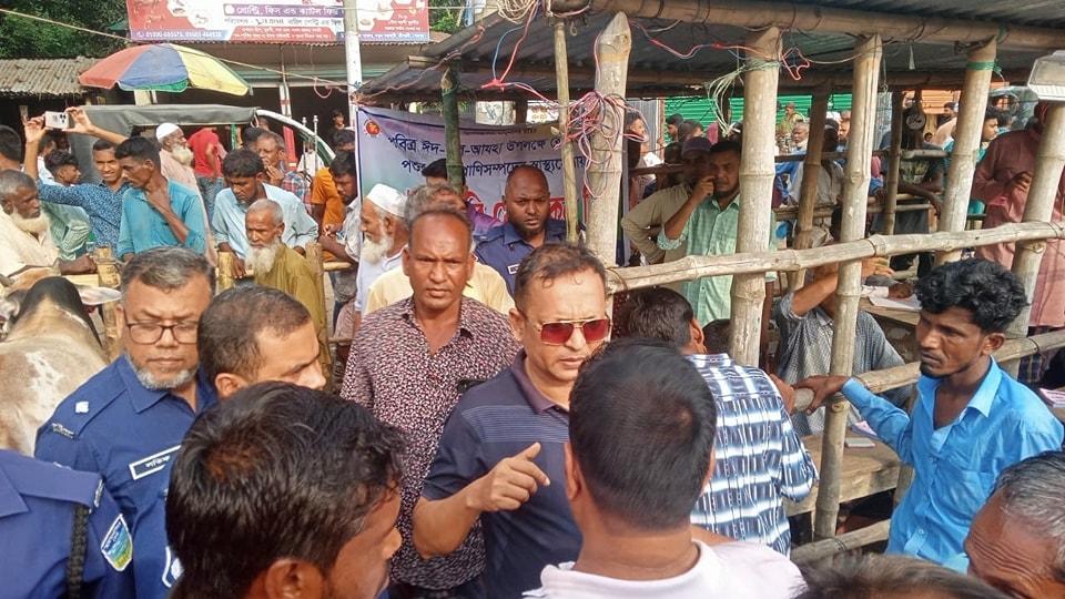 শ্রীবরদীতে কোরবানির পশুর হাট পরিদর্শনে অতিরিক্ত পুলিশ সুপার শাহ শিবলী সাদিক