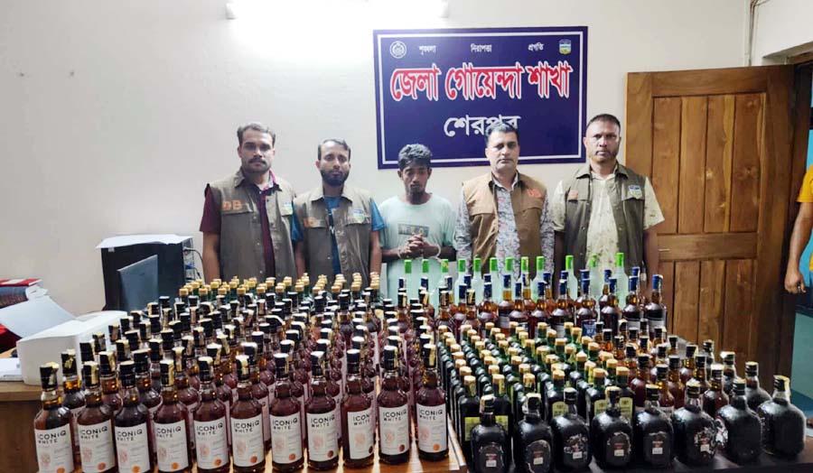 নালিতাবাড়ীতে ২৫১ ভারতীয় মদসহ গ্রেফতার ১