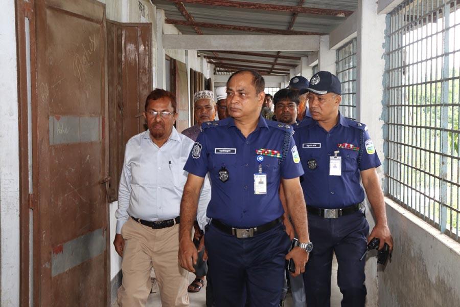 শেরপুরে এইচএসসি ও সমমান পরীক্ষা কেন্দ্র পরিদর্শন করলেন পুলিশ সুপার