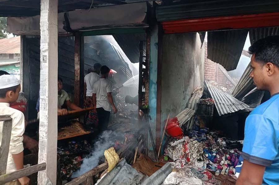 শ্রীবরদীর ঝগড়ারচরে অগ্নিকান্ডে ব্যবসা প্রতিষ্ঠান ভুস্মিভূত, ৩ কোটি টাকার ক্ষতি